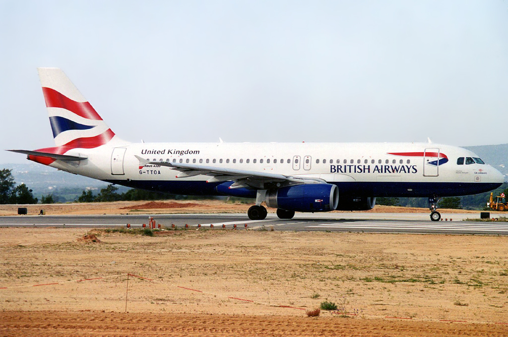 G-TTOA · Airbus A320-232 · (FAO / LPFR)