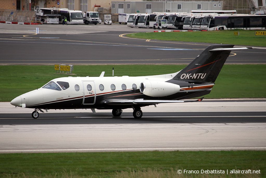 OK-NTU (RK-317) 2001 Raytheon 400A Beechjet