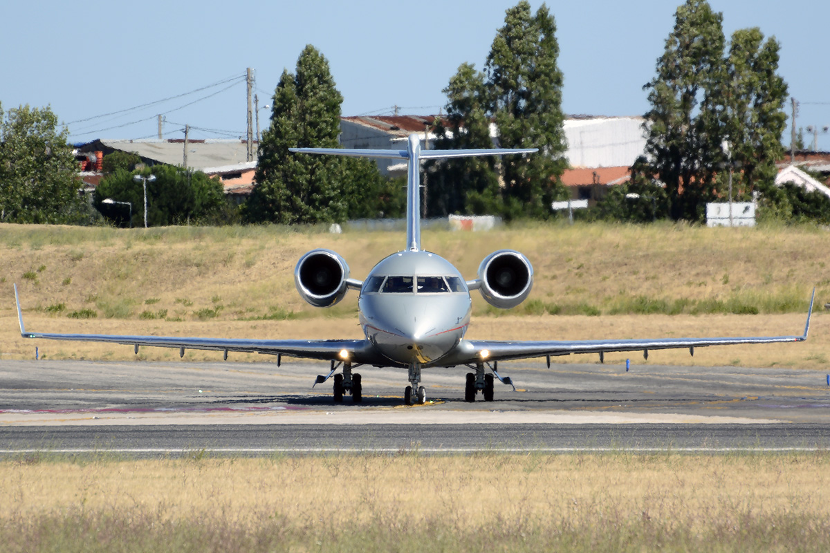9H-VFJ (5987) 2015 Bombardier Challenger 605