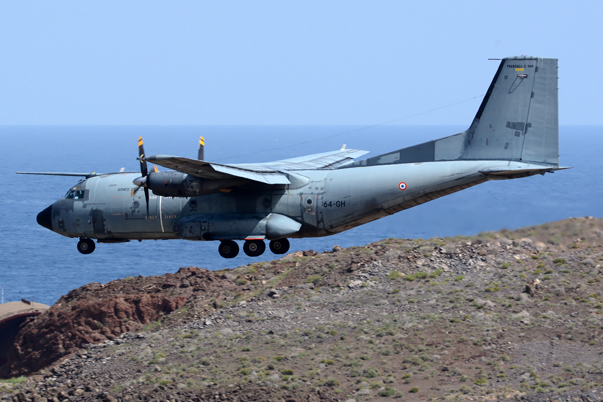 R208 / 64-GH (211) Transall C-160R