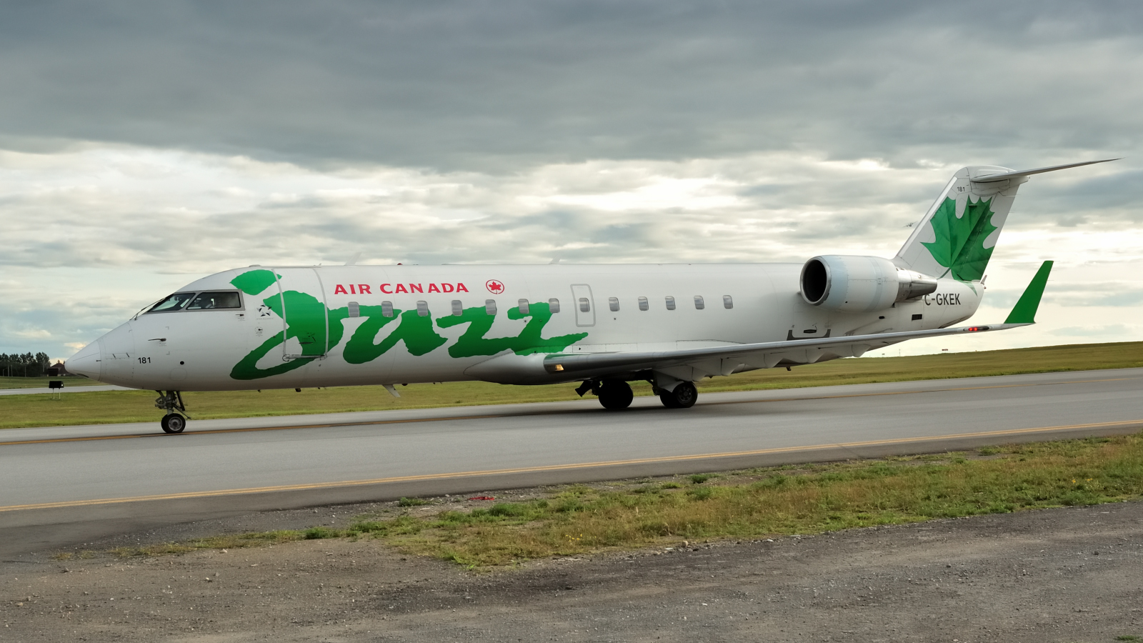 C-GKEK (cn 7270) Bombardier CRJ200LR