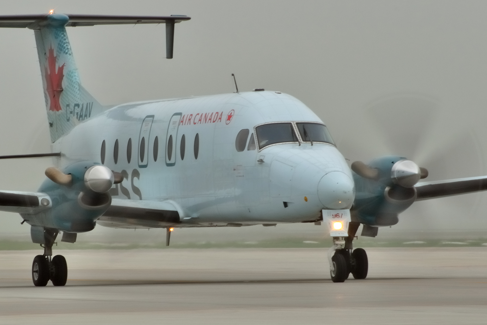 C-GAAV, (cn UE-235) Beechcraft 1900D