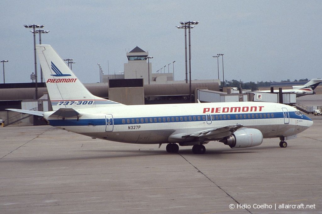 N327P (23550) 1987 Boeing 737-301