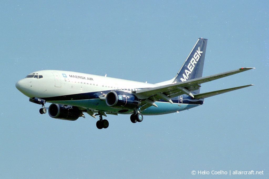 OY-MRJ (28015) 2001 Boeing 737-7L9