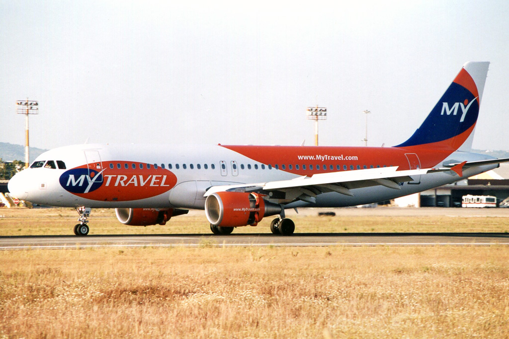 G-YLBM (1954) 2003 Airbus A320-214
