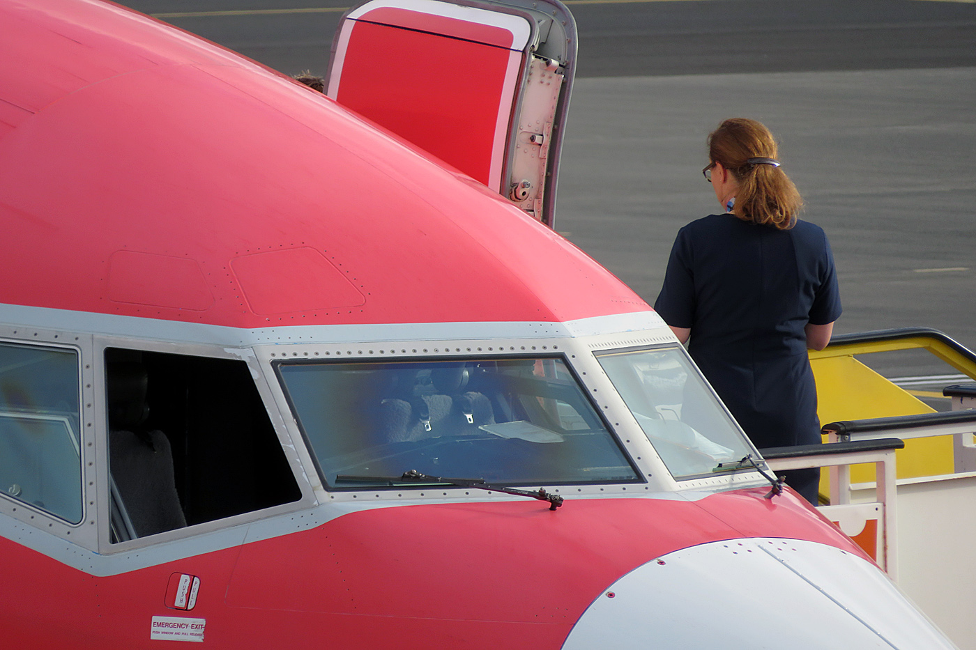 D-AHFZ (30883) 2001 Boeing 737-8K5(WL)