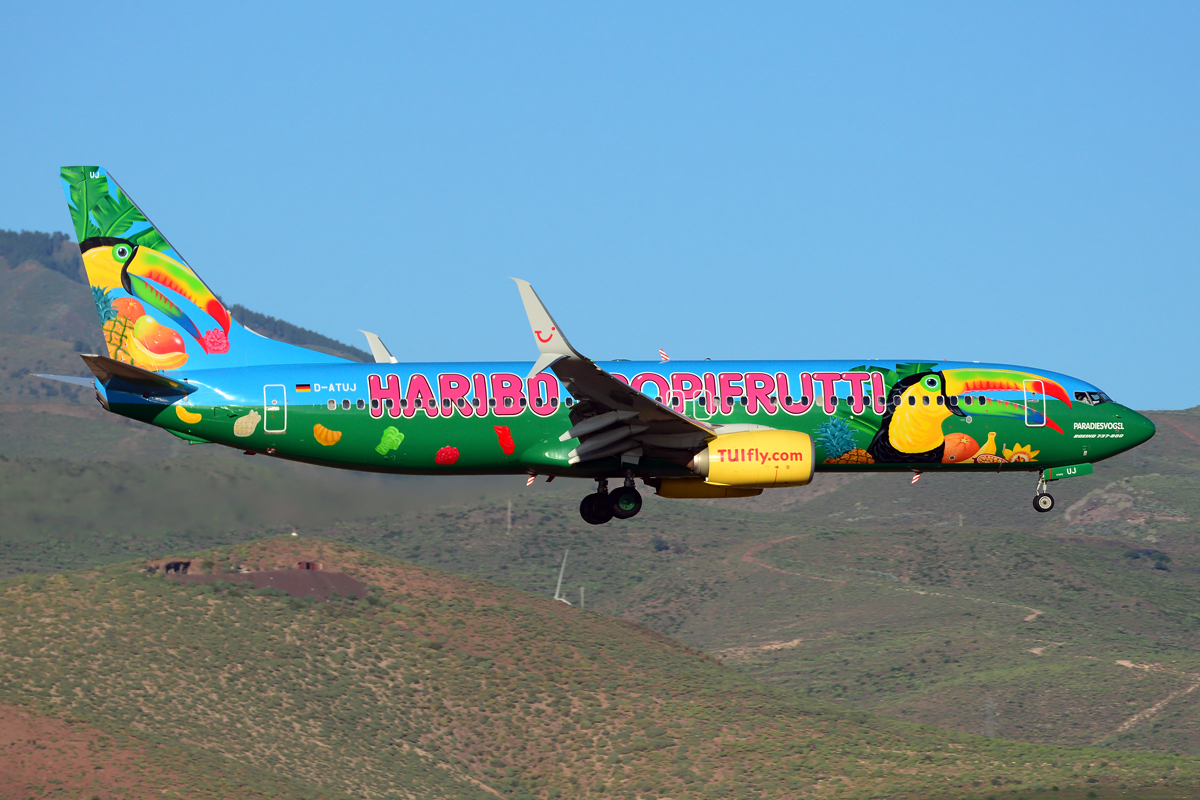 D-ATUJ, (cn 39923), Boeing 737-8K5
