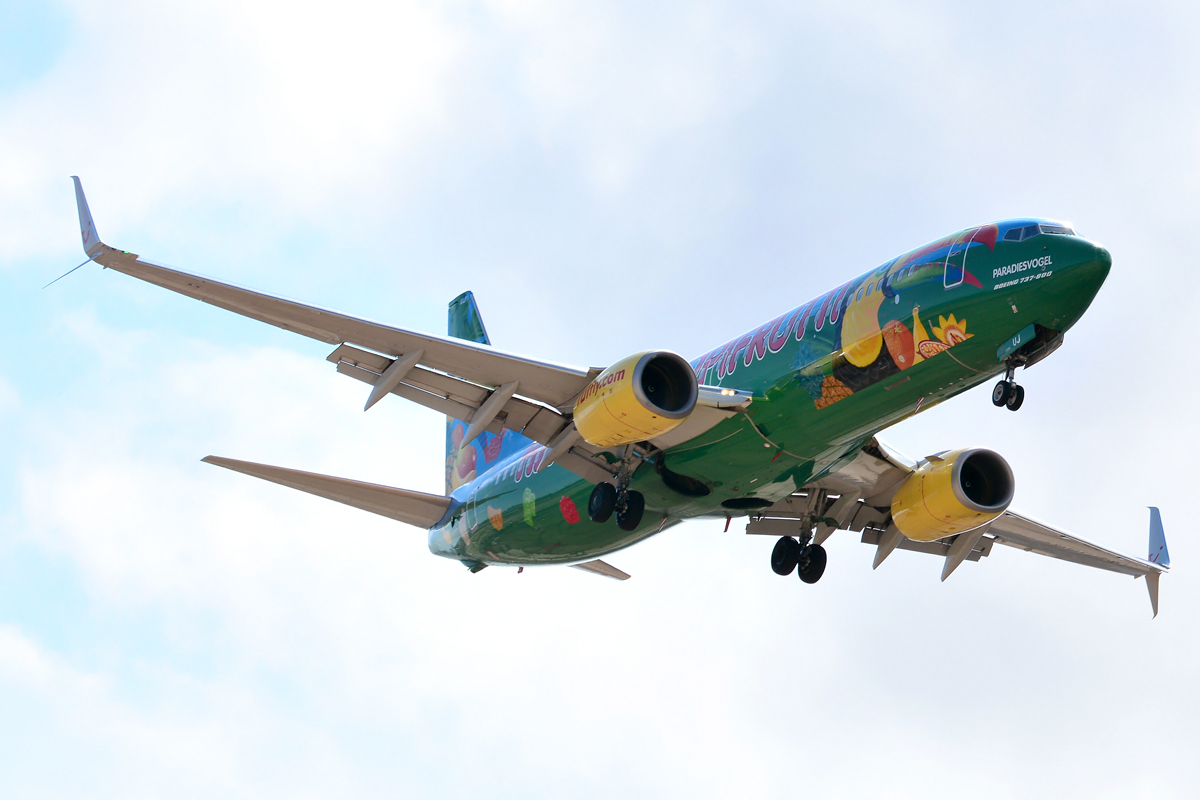 D-ATUJ, (cn 39923), Boeing 737-8K5