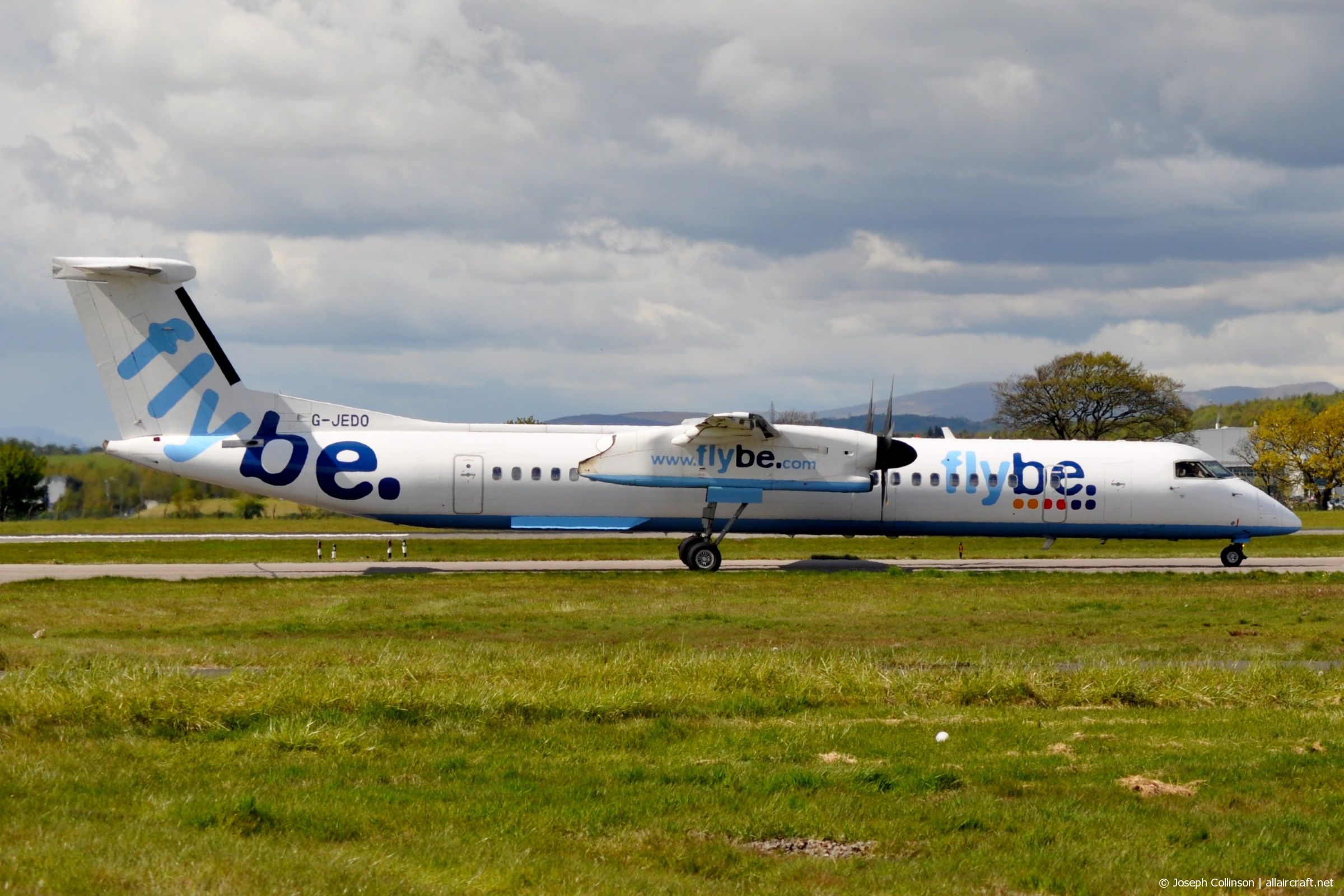 G-JEDO (4079) Bombardier Dash 8-Q402