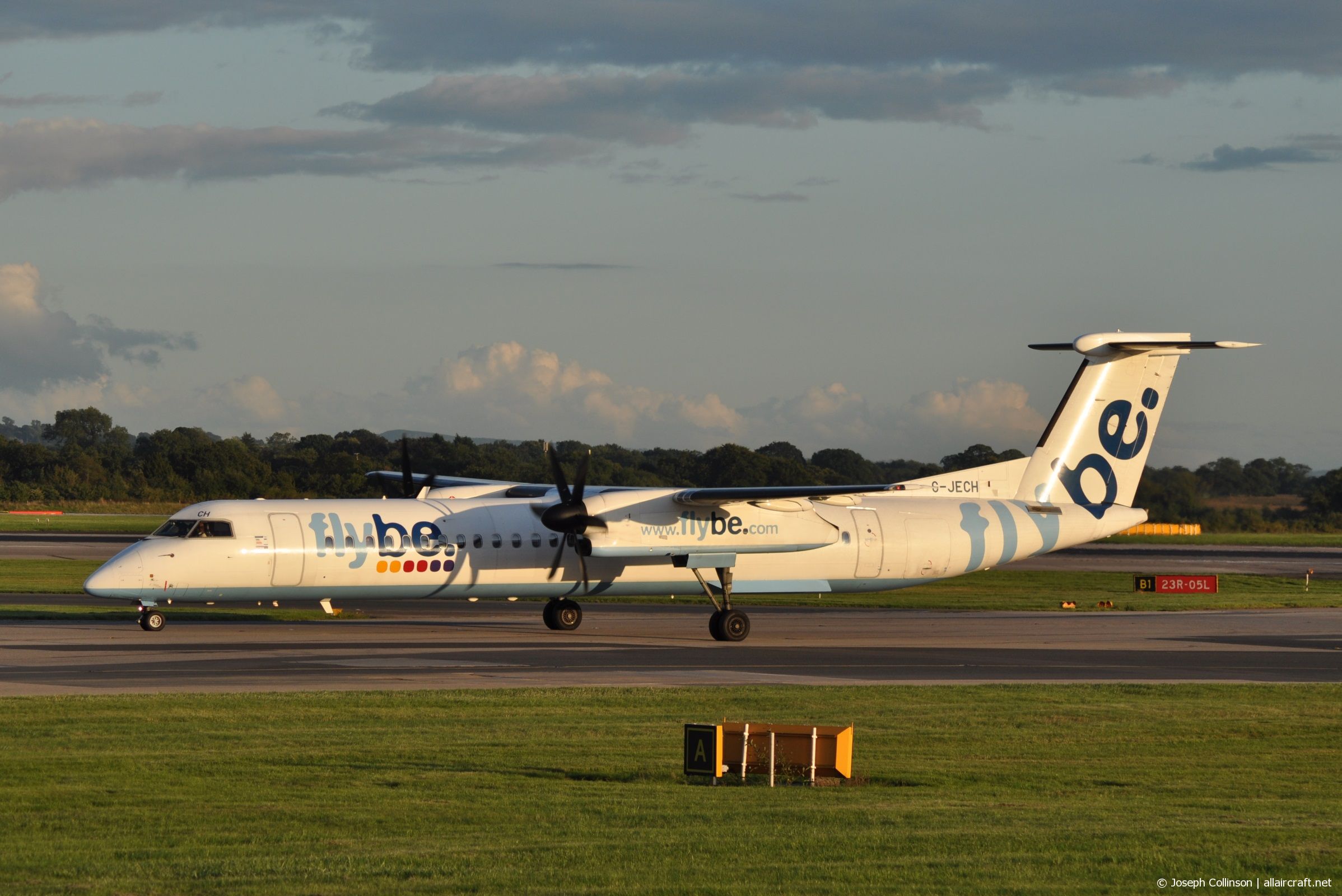 G-JECH (4103) Bombardier Dash 8-Q402