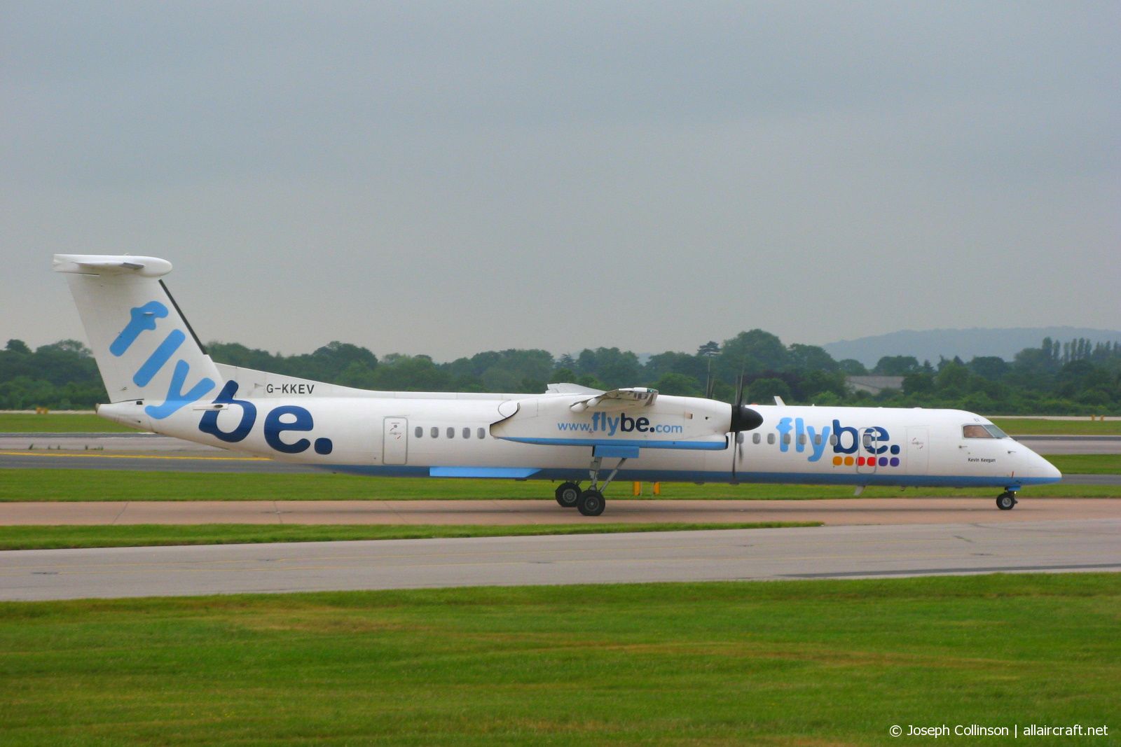 G-KKEV (4201) Bombardier Dash 8-Q402