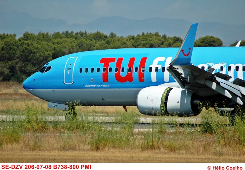 SE-DZV (32904) 2003 Boeing 737-804 WL