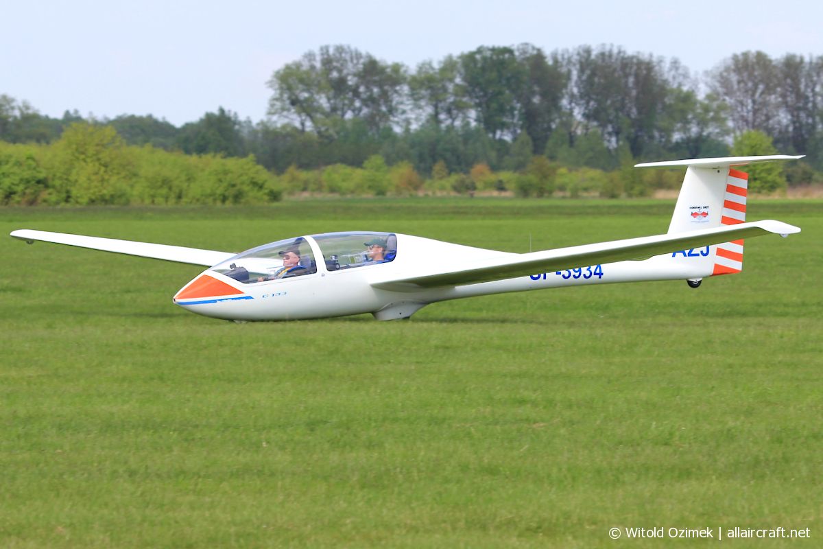 SP-3934 (3660) Grob G103 Twin II