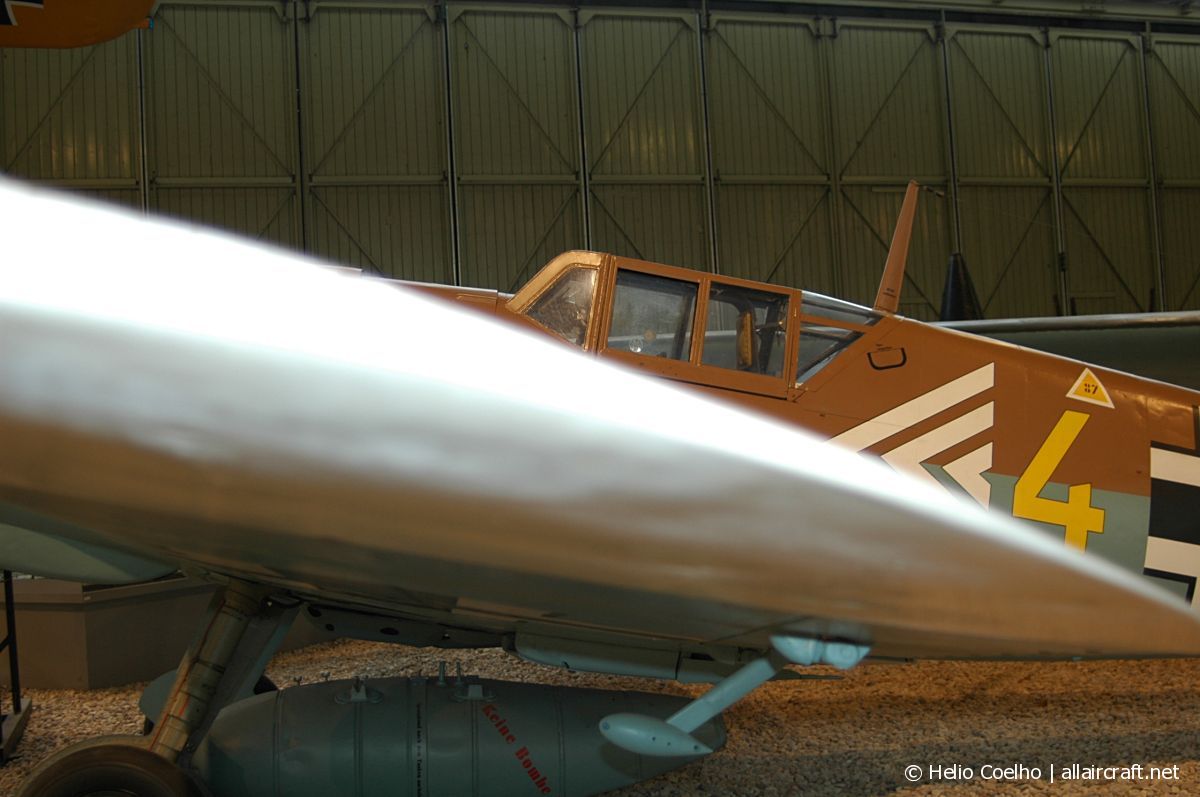 4 (10575) 1942 Messerschmitt Bf-109G-2