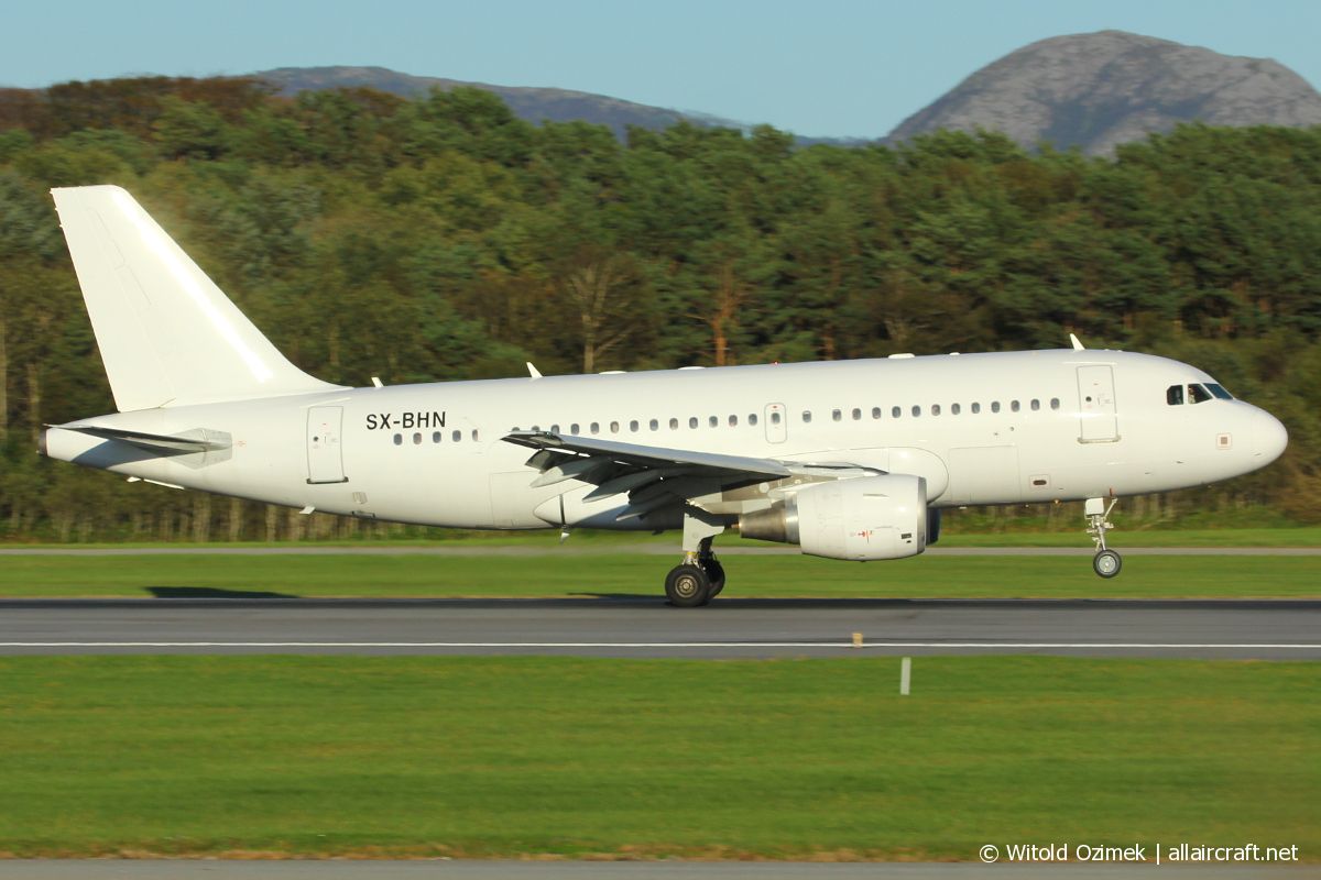 SX-BHN (1612) 2001 Airbus A319-112