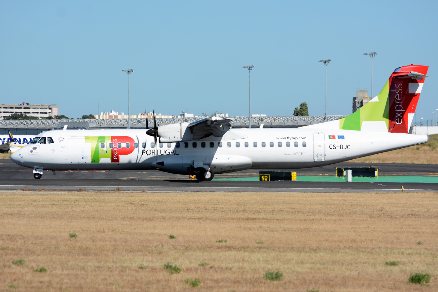 CS-DJC (1232) 2015 ATR-72-600