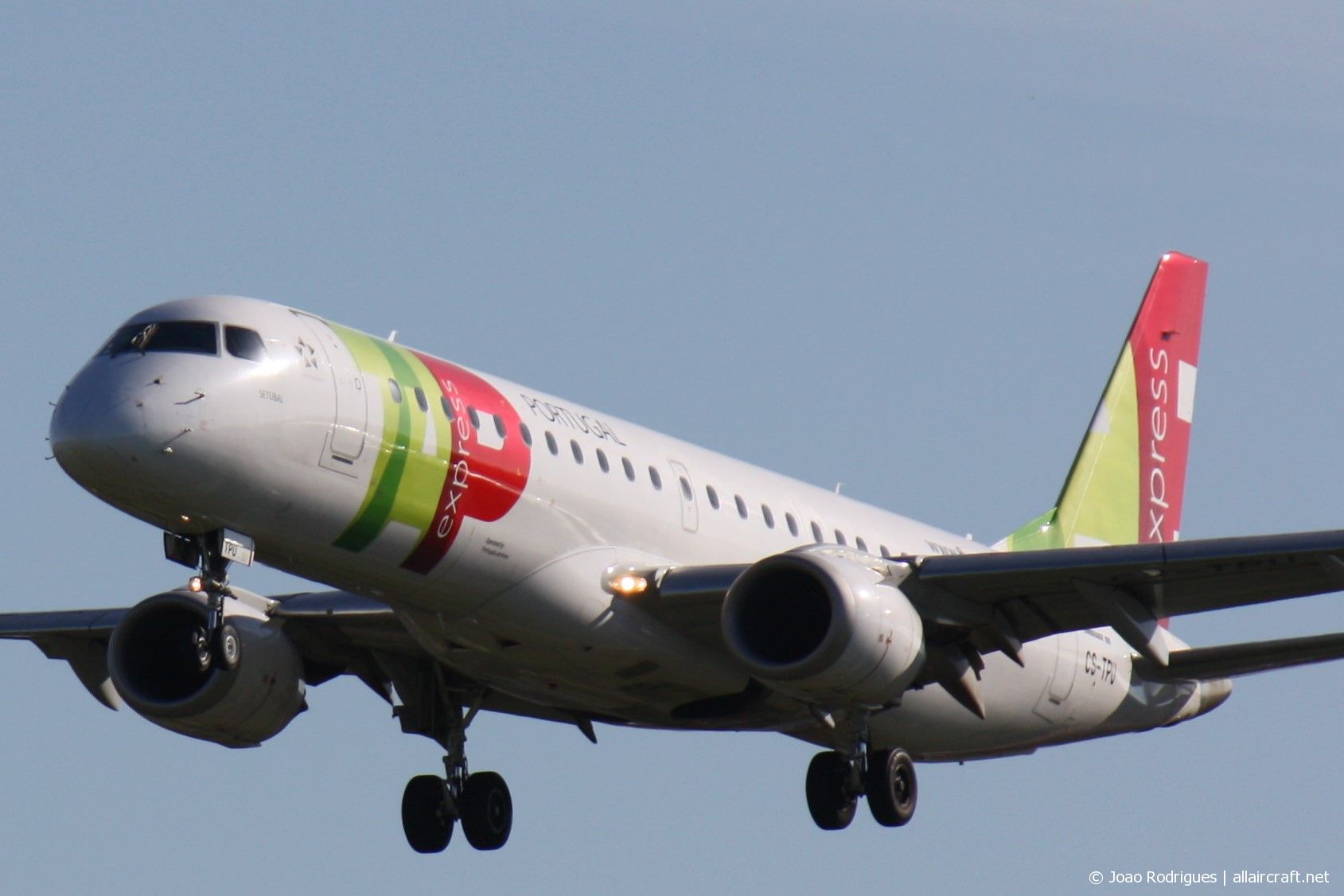 CS-TPU (cn 19000506) Embraer 190-100LR
