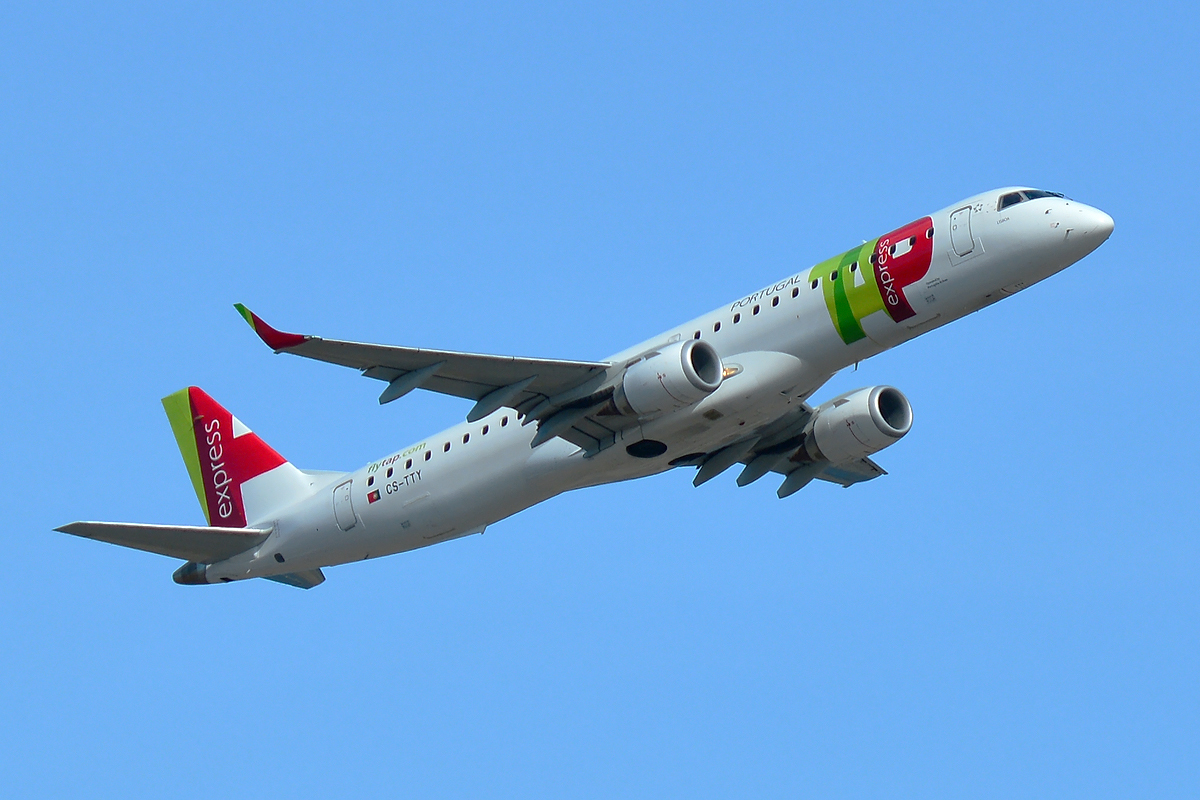 CS-TTX (19000429) Embraer 190-200IGW