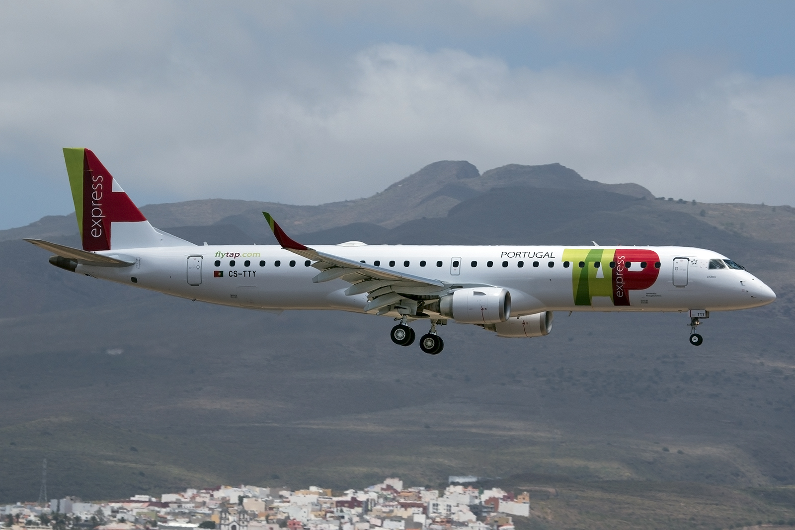 CS-TTY (19000609) Embraer 190-200IGW
