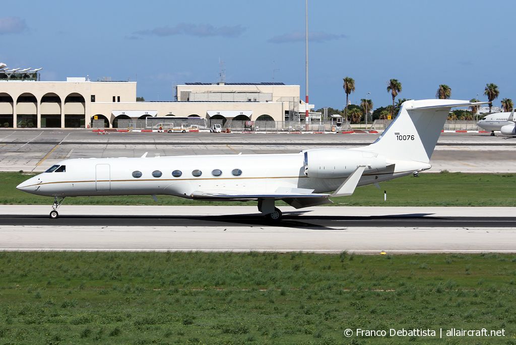 01-0076 (645) 2001 Gulfstream Aerospace C-37A