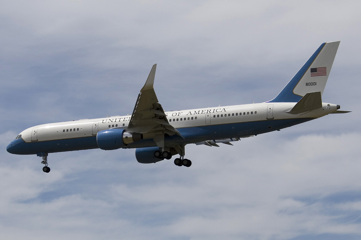 98-0001 (29025) 1998 Boeing C-32A