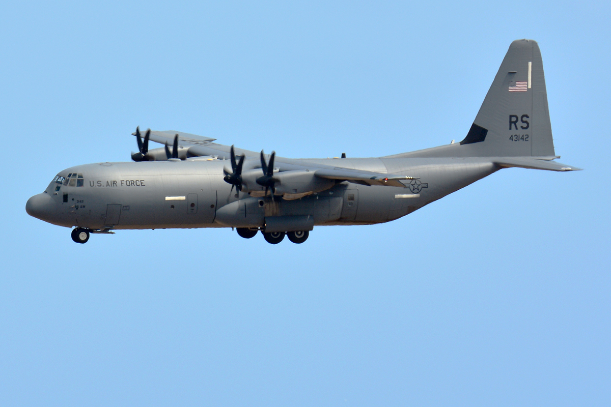 04-3142 (5558) 2004 Lockheed Martin C-130J-30 Hercules