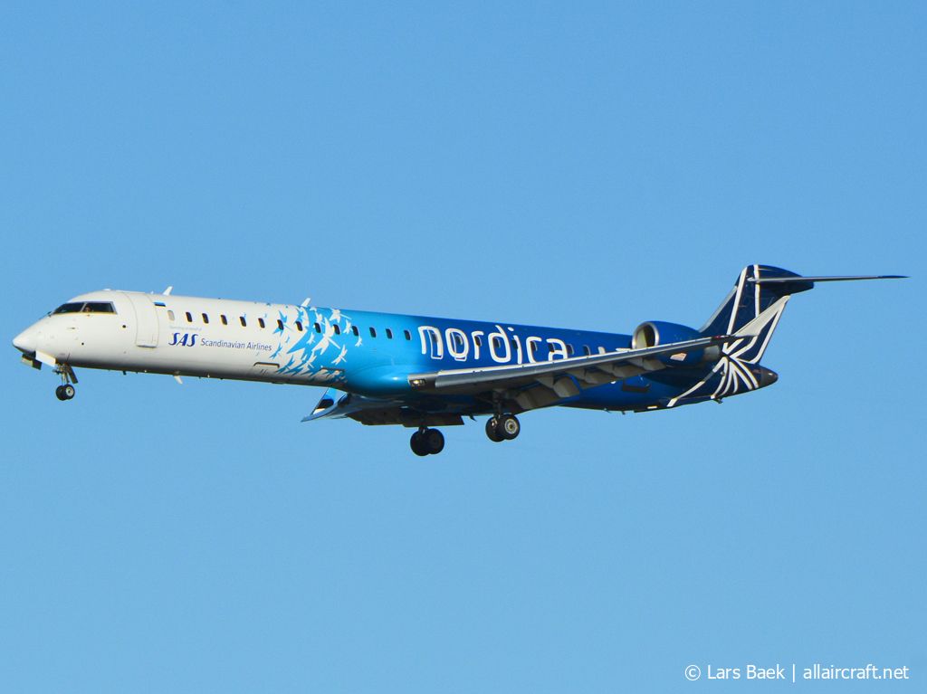ES-ACC (15262) 2011 Bombardier CRJ-900