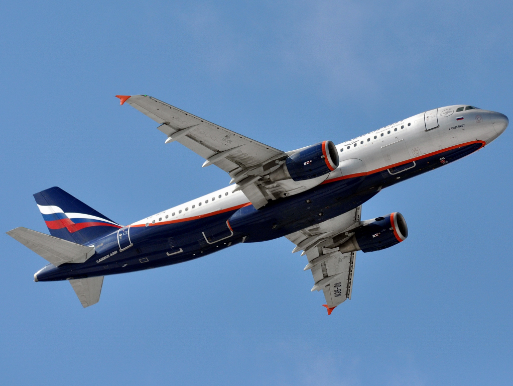 VQ-BCN (3954) 2009 Airbus A320-214