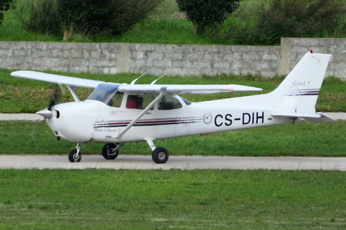 CS-DIH (17280412) Cessna 172R Skyhawk