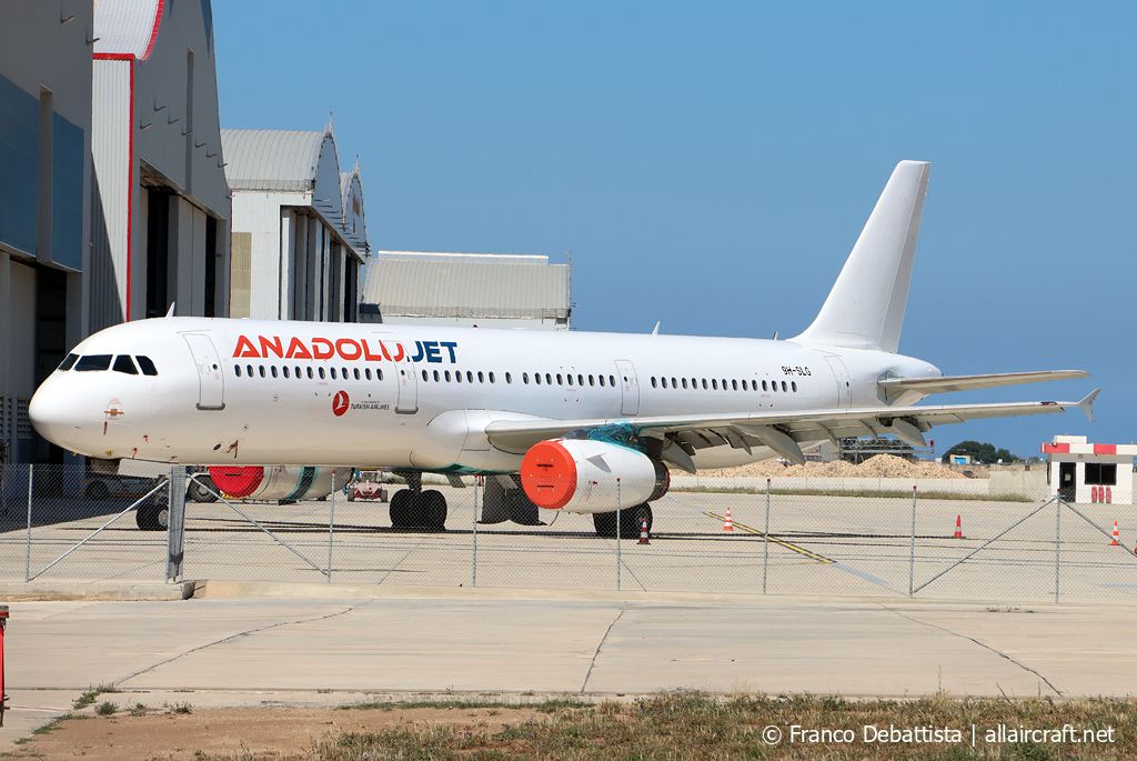 9H-SLG (1946) 2003 Airbus A321-231