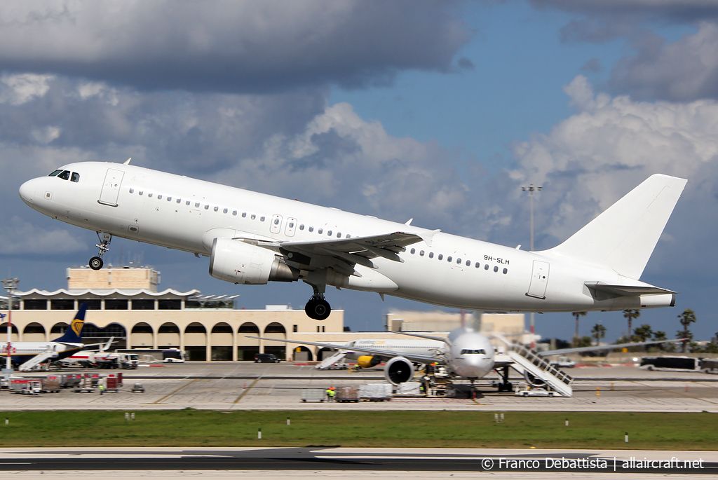 9H-SLH (3425) 2008 Airbus A320-214