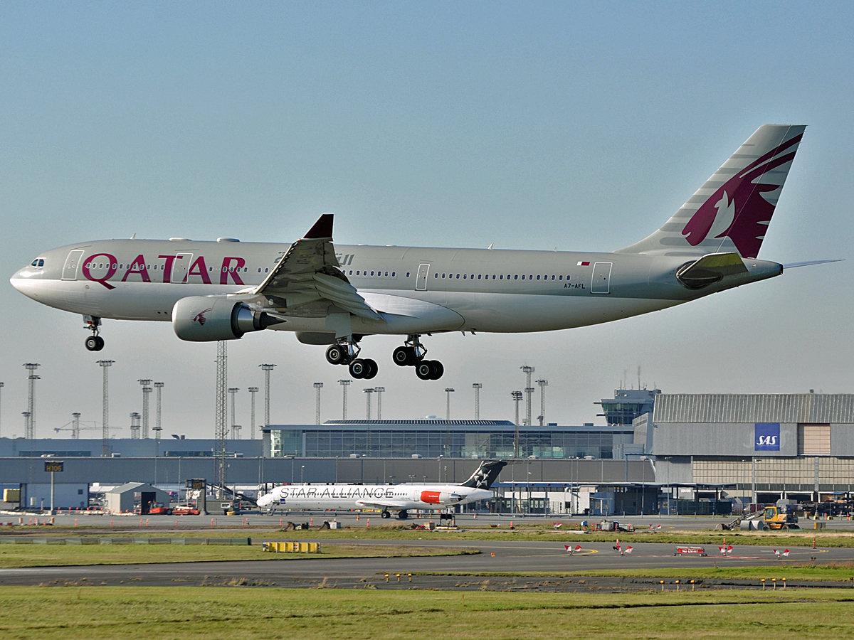A7-AFL (612) 2004 Airbus A330-203