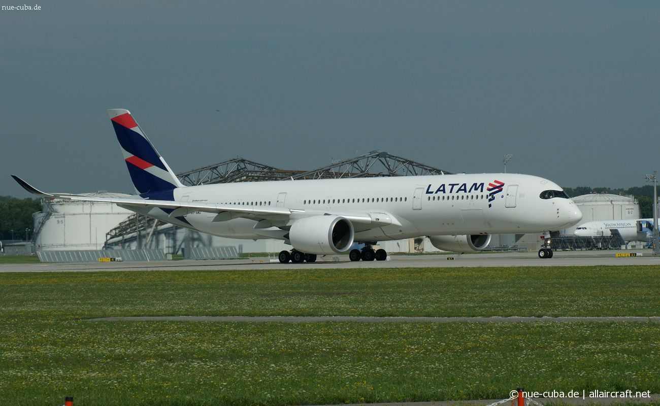 A7-AMD (045) 2016 Airbus A350-941