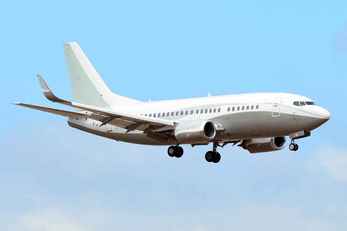 9H-MAC (24968) 1990 Boeing 737-548(WL)