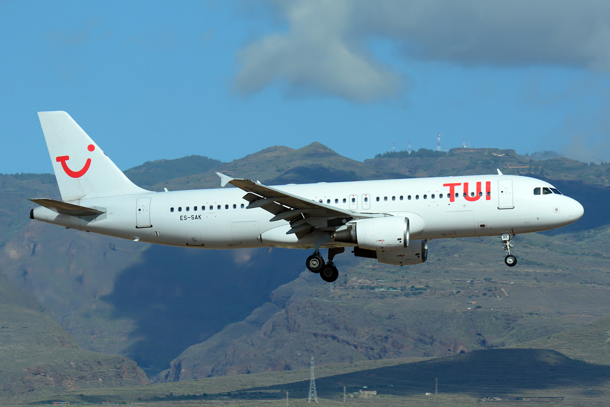 ES-SAK (cn 888) Airbus A320-214