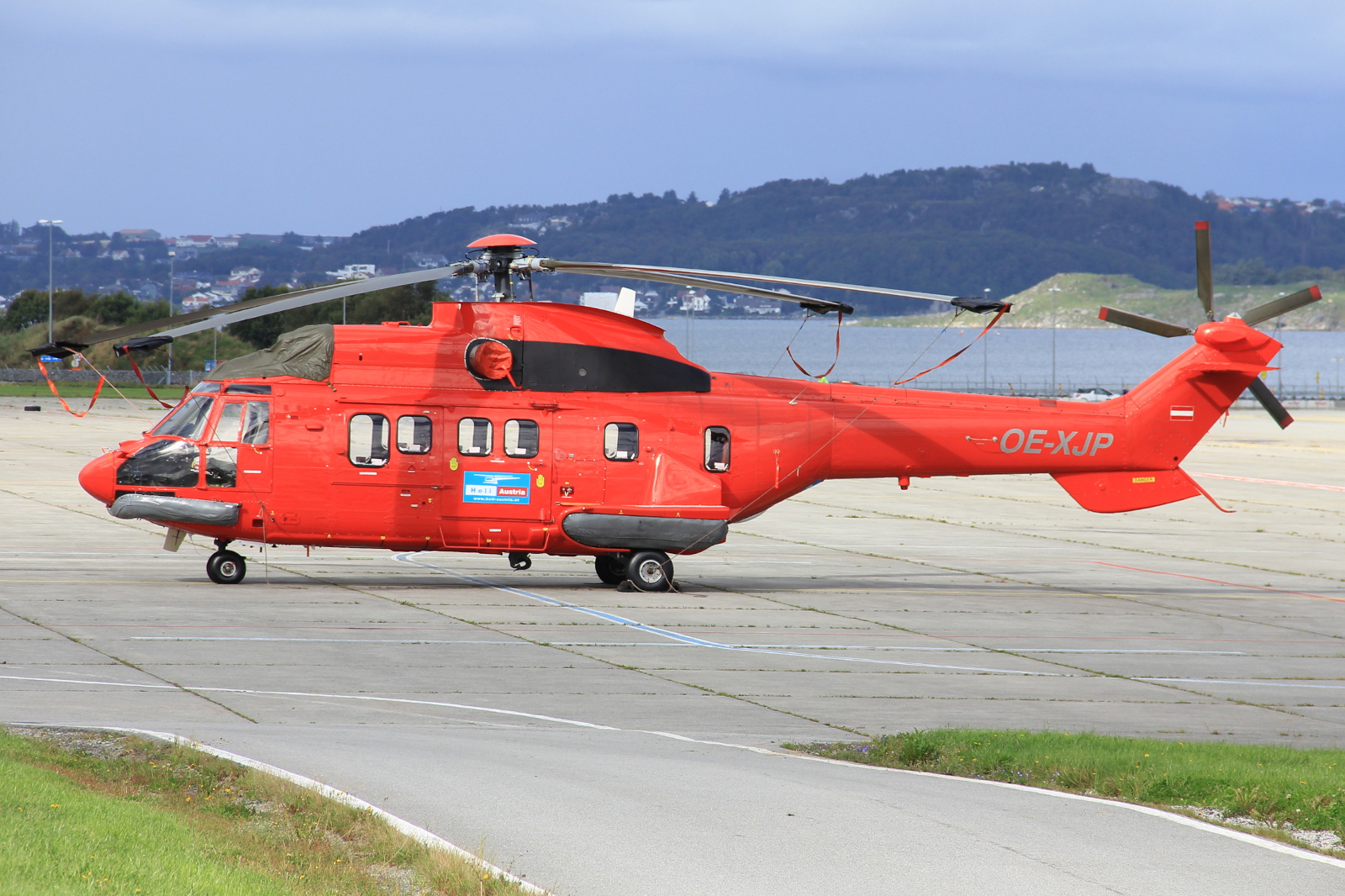 OE-XJP (2102) 1983 Aerospatiale AS-332L1 Super Puma