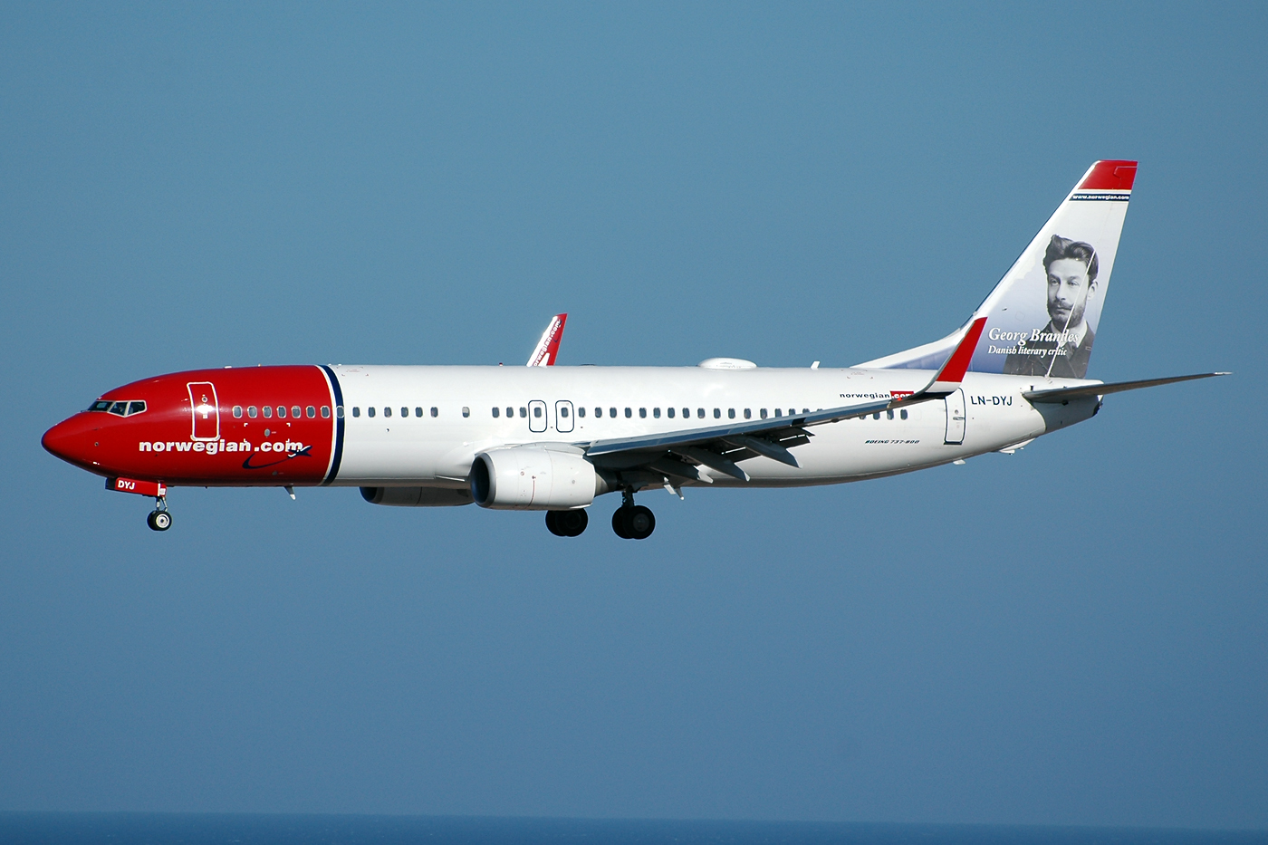 LN-DYJ (39045) 2011 Boeing 737-8JP WL