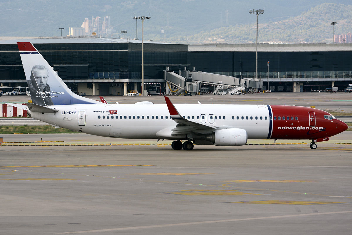 LN-DYF (39004) 2010 Boeing 737-8JP WL