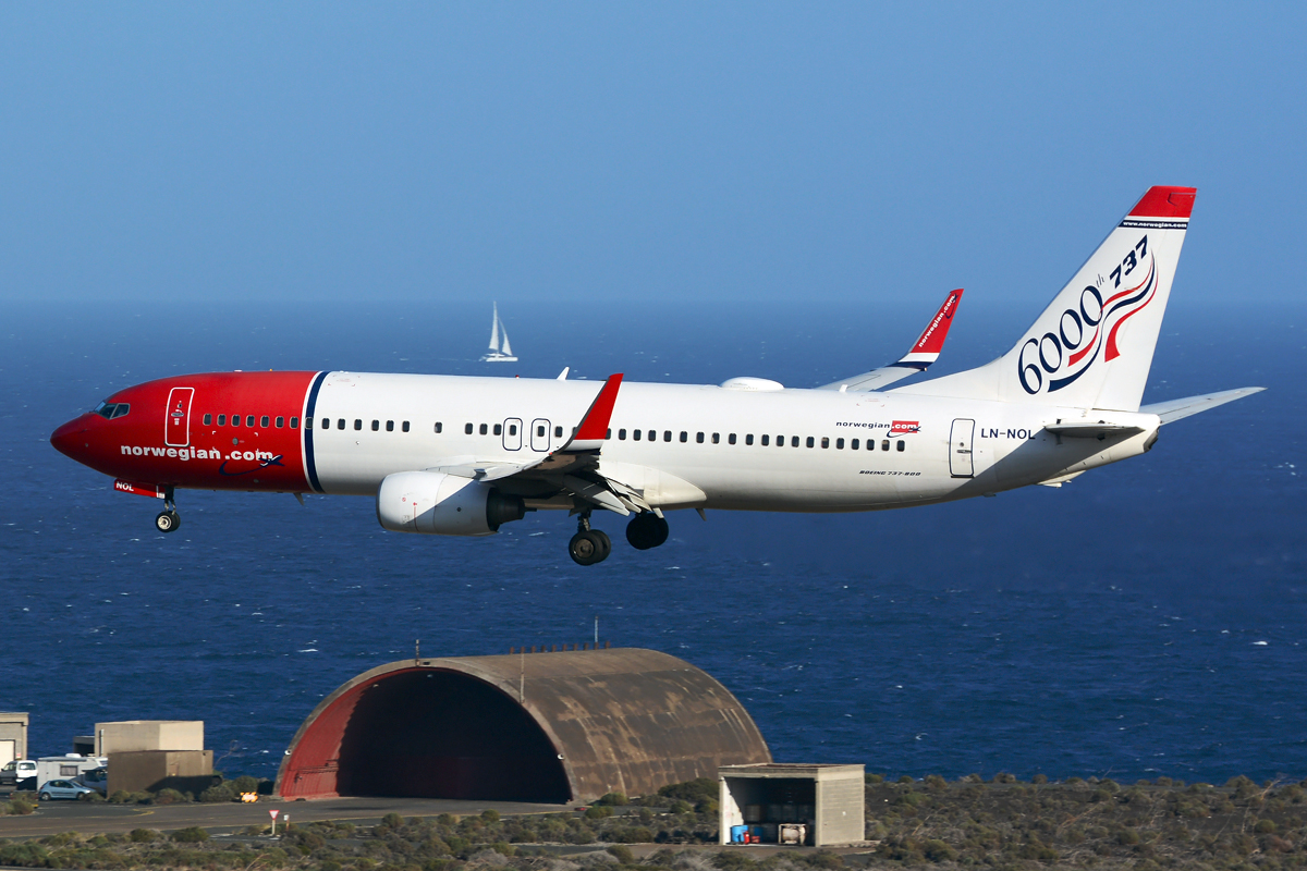 LN-NOL (37159) 2009 Boeing 737-8Q8 WL