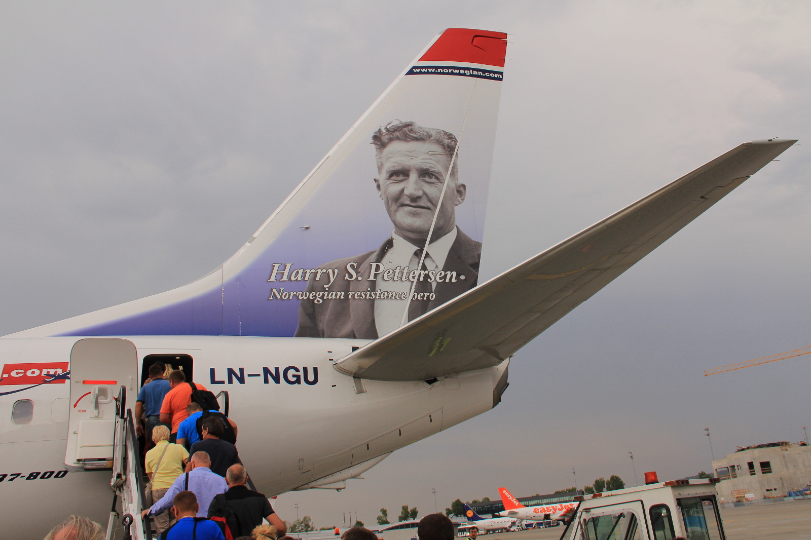 LN-NGU (39030) 2014 Boeing 737-8JP WL