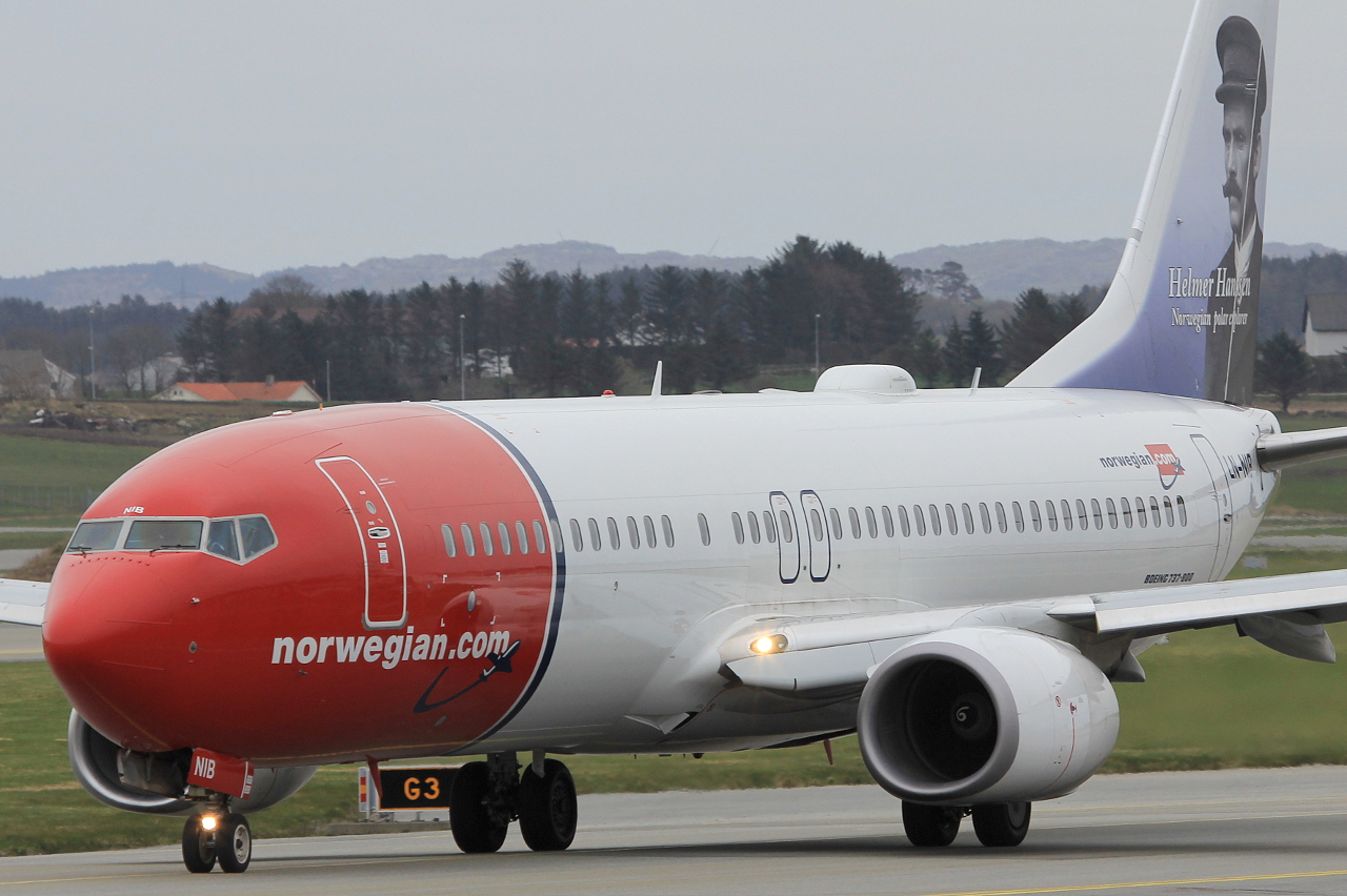 LN-NIB (36879) 2011 Boeing 737-86J WL