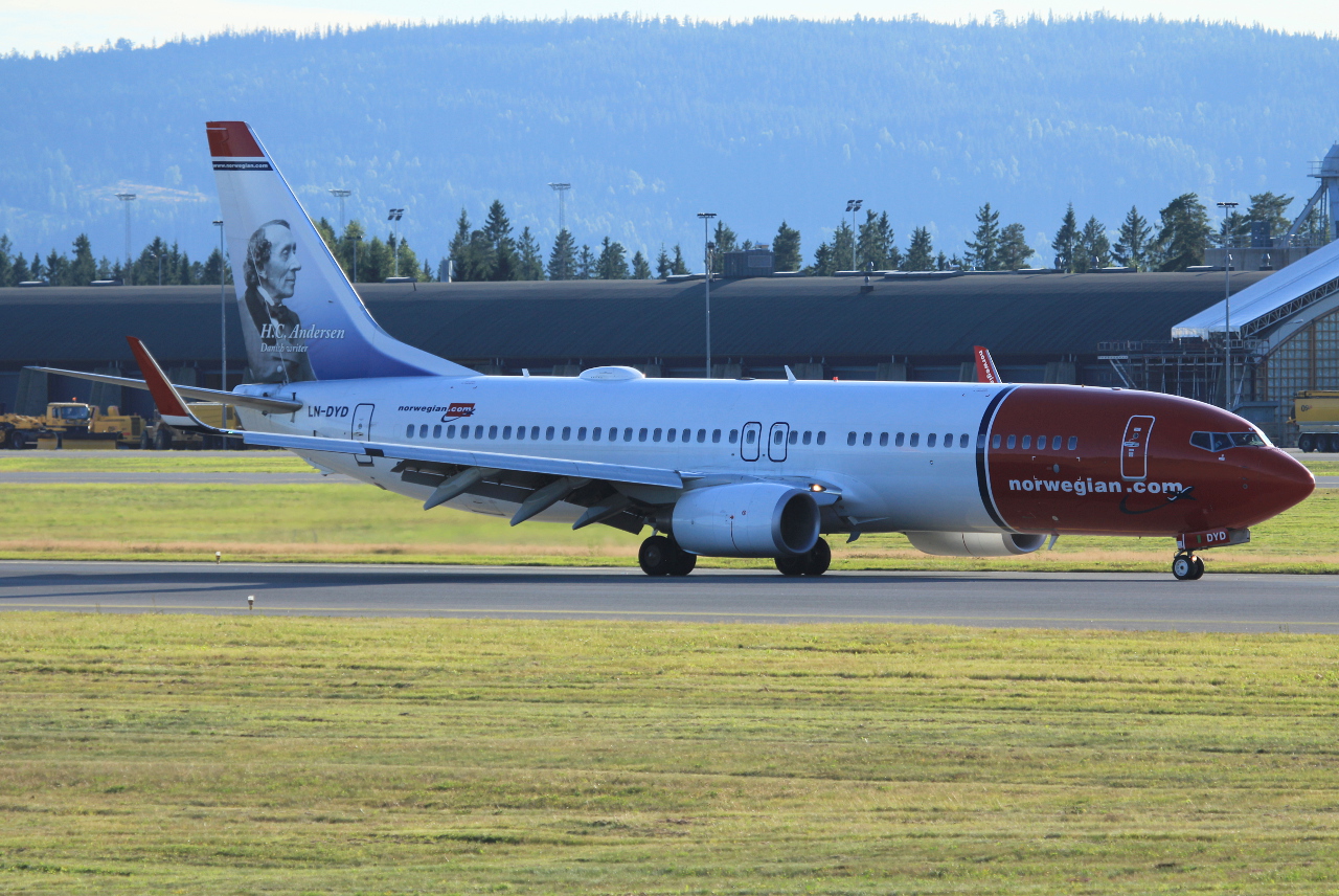 LN-DYD (39002) 2010 Boeing 737-8JP WL
