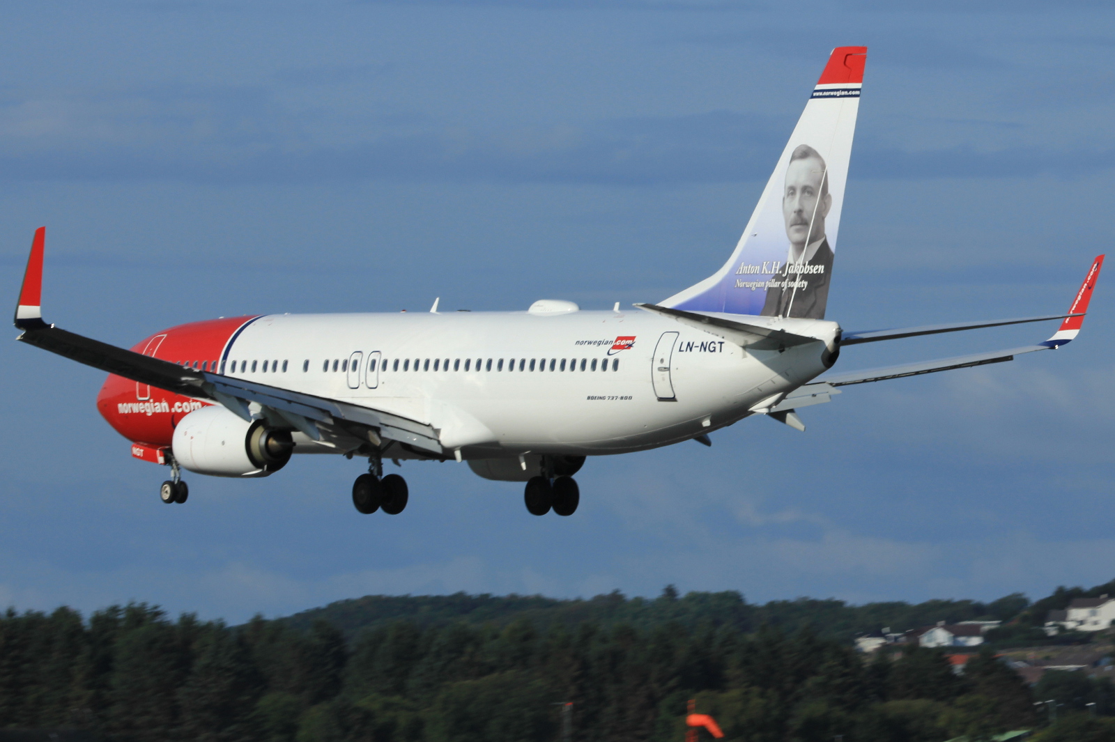 LN-NGT (41125) 2014 Boeing 737-8JP WL