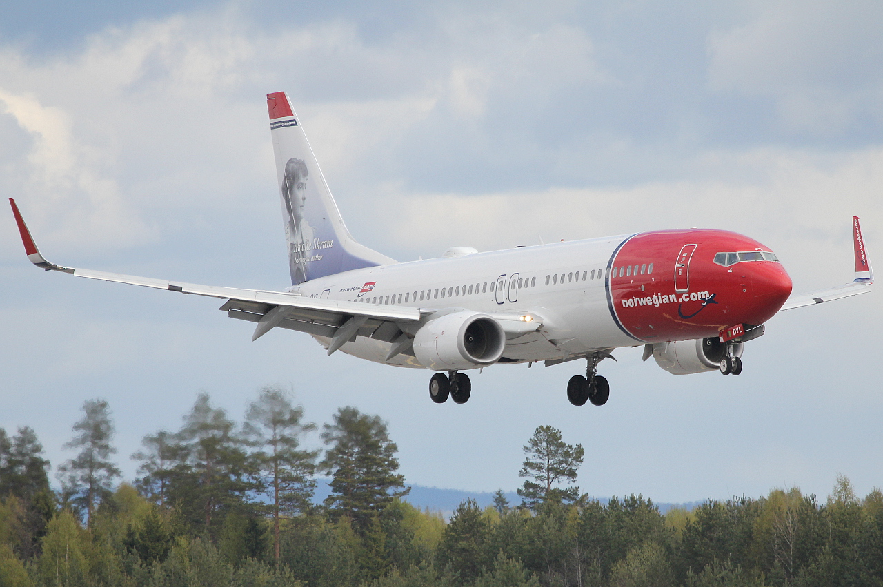 LN-DYL (40867) 2011 Boeing 737-8JP WL