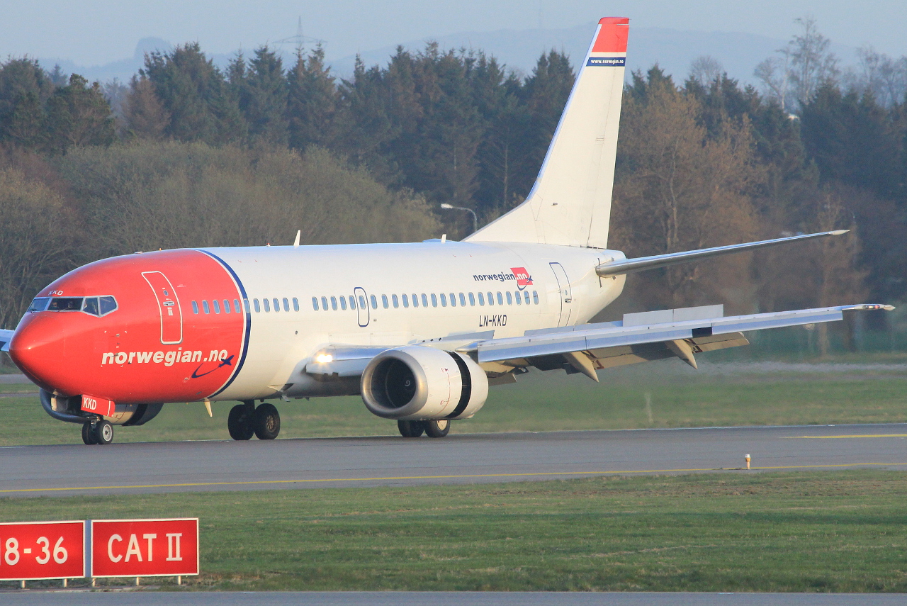 LN-KKD (29339) 1999 Boeing 737-33V