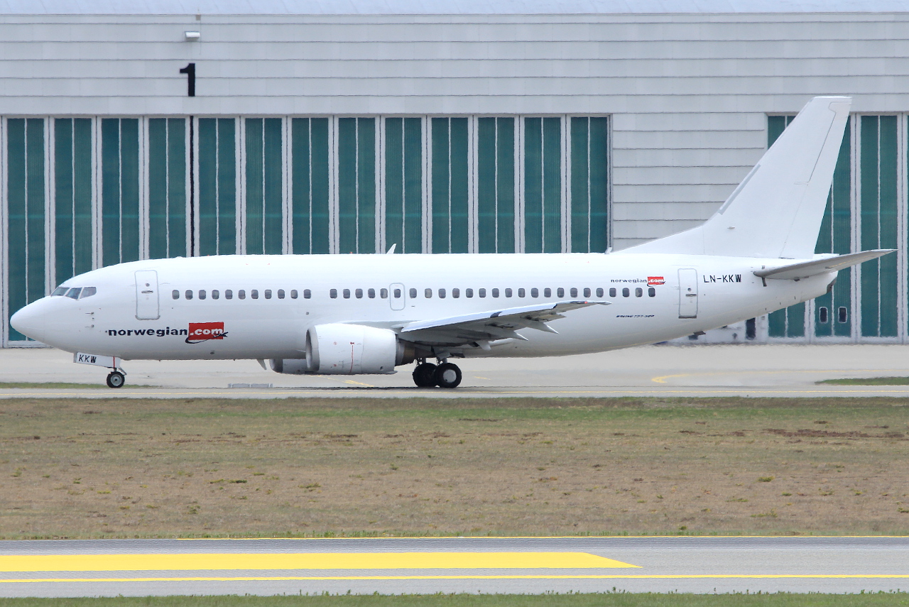 LN-KKW (24213) 1989 Boeing 737-3K9