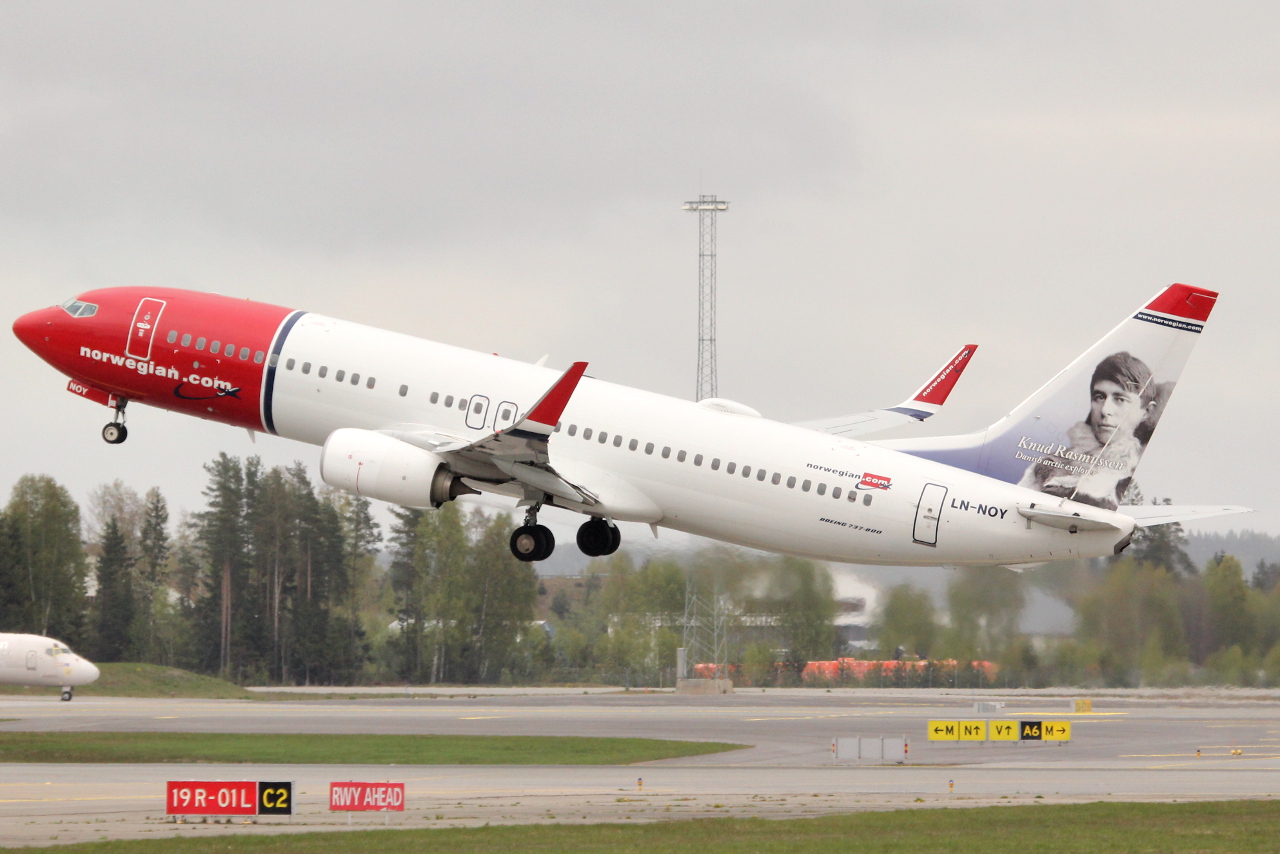 LN-NOY (39419) 2011 Boeing 737-8JP WL