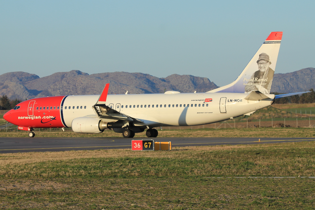LN-NOR (39412) 2011 Boeing 737-81D WL