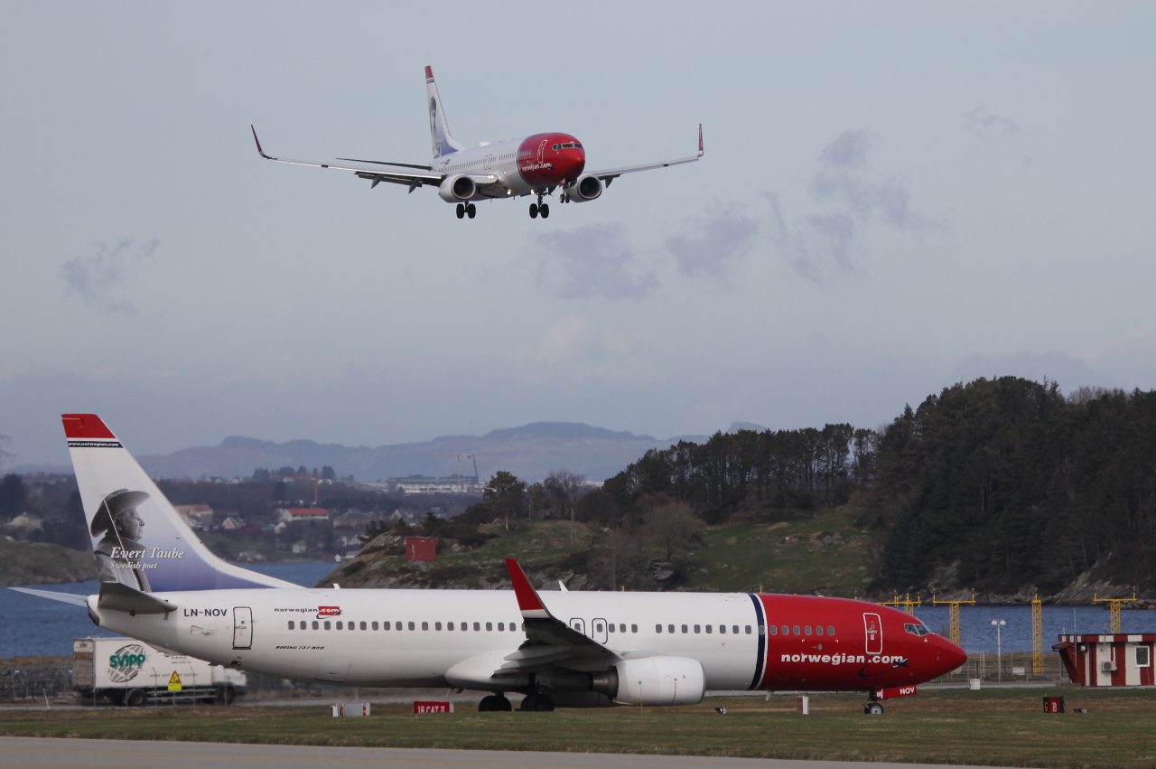 LN-NOV (31713) 2010 Boeing 737-8FZ WL