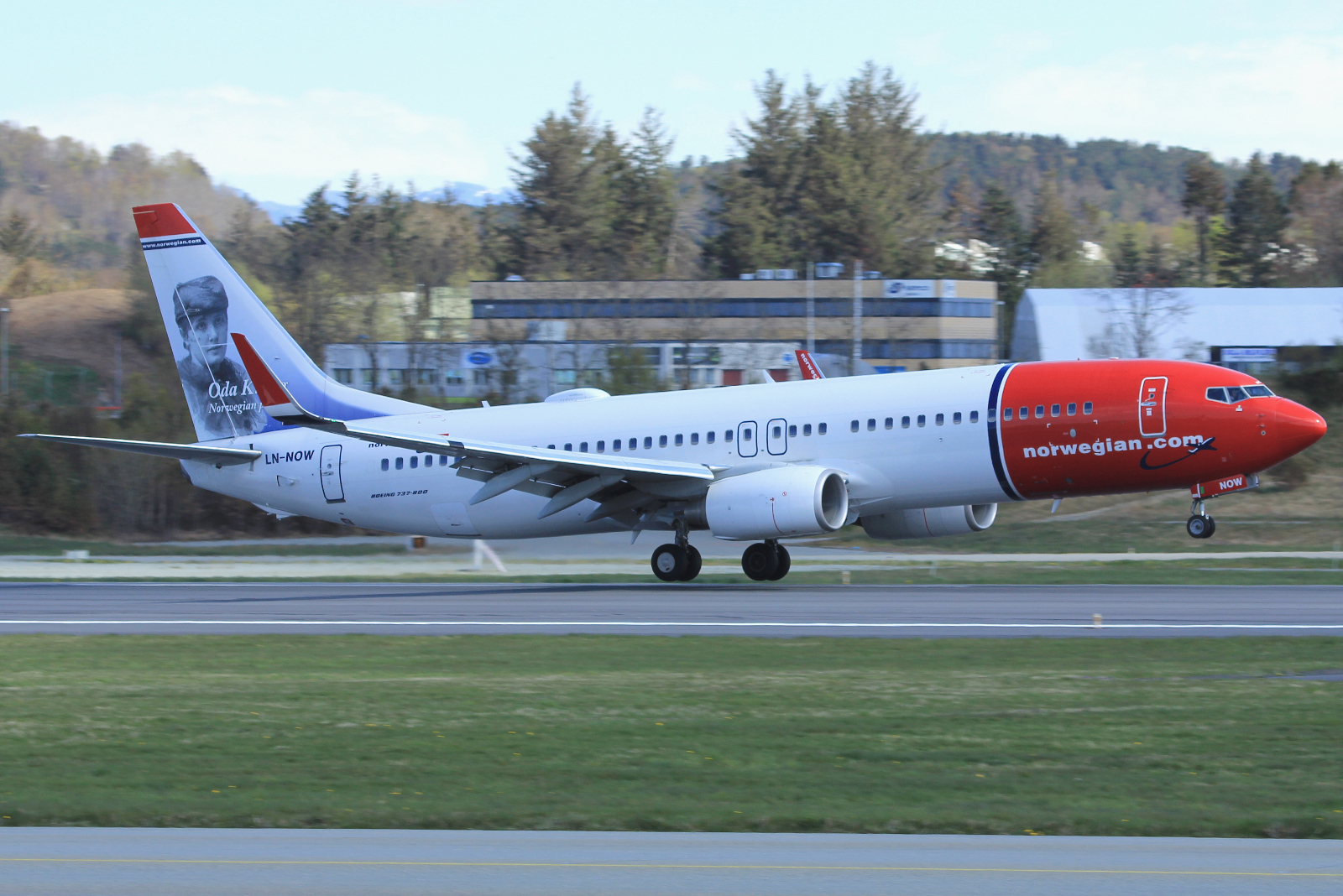 LN-NOW (37817) 2010 Boeing 737-8JP WL